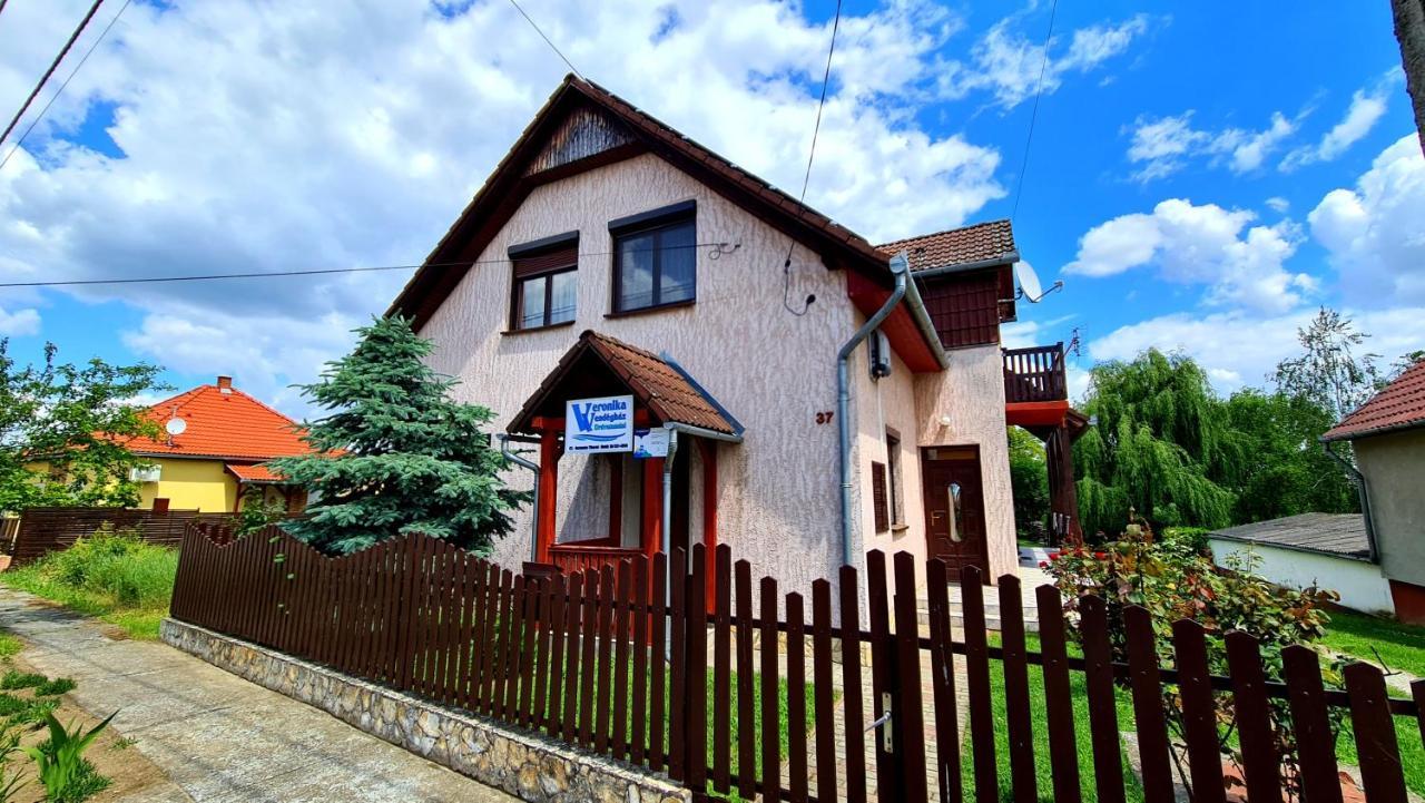Veronika Guesthouse Dravatamasi المظهر الخارجي الصورة